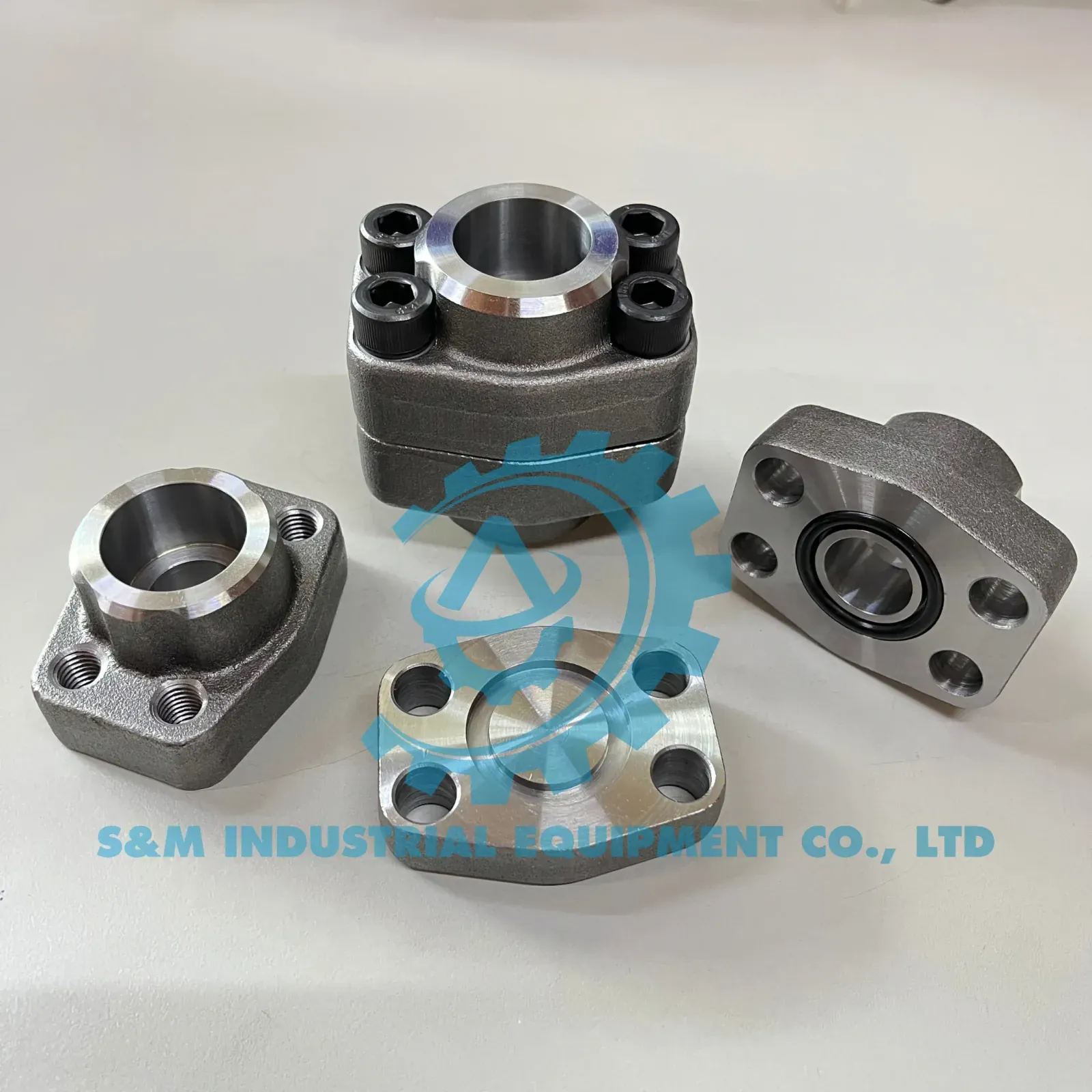 Bộ mặt bích SAE với đầu bích, kẹp và bulông