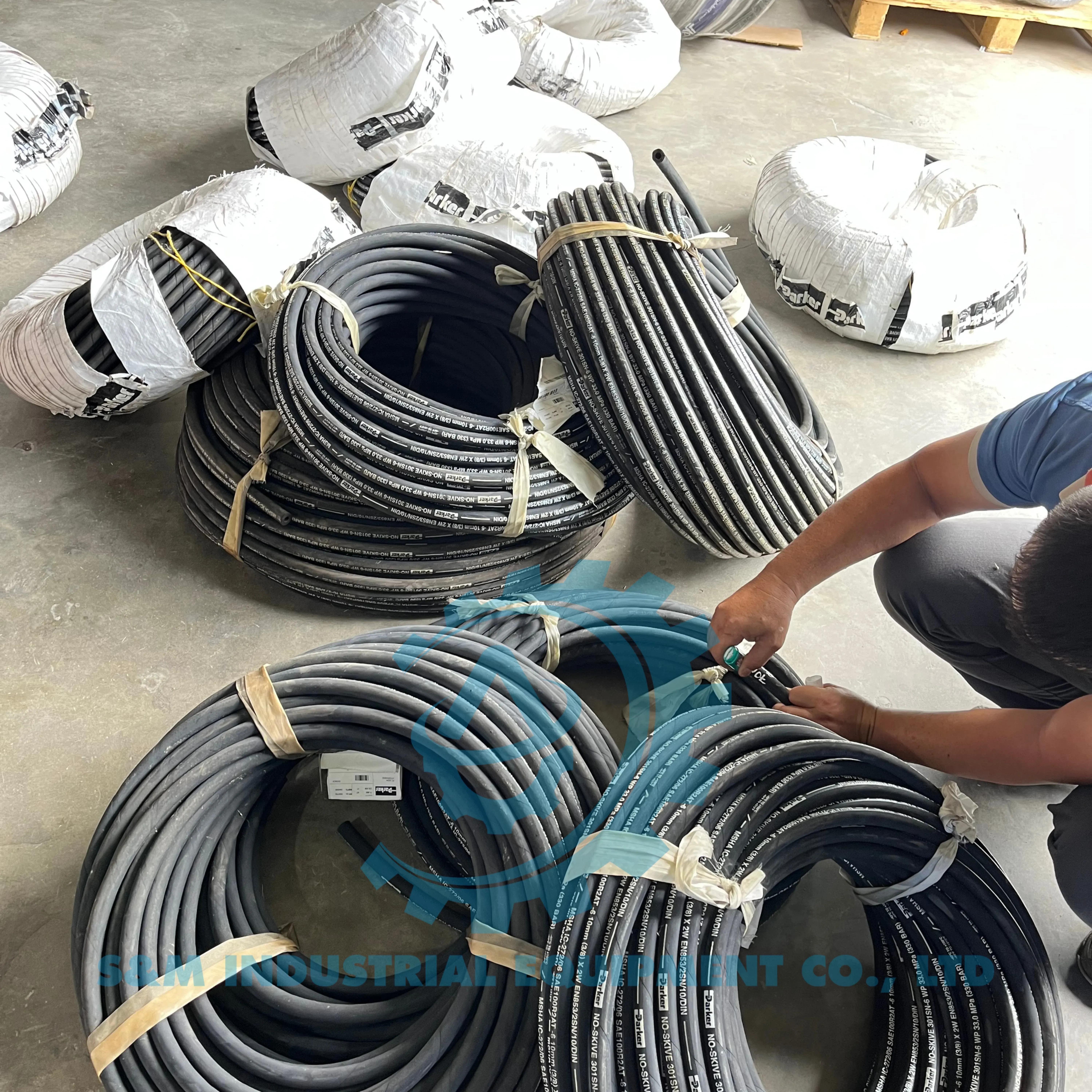 Cuộn ống thủy lực Parker trong kho, ảnh gallery